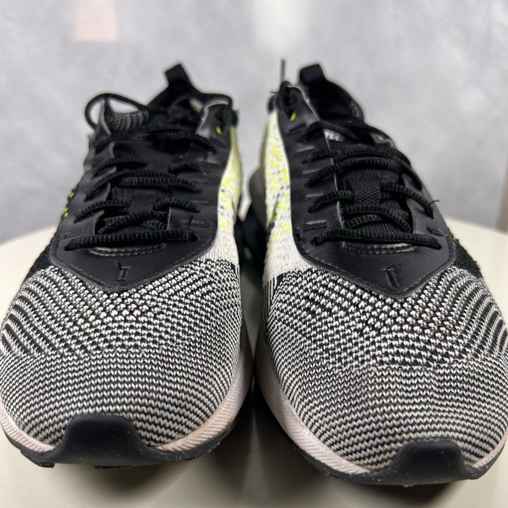 Nike Air Max Flyknit Racer Oreo Shoes Black White Volt Sz 7.5 great condition - Picture 5 of 8